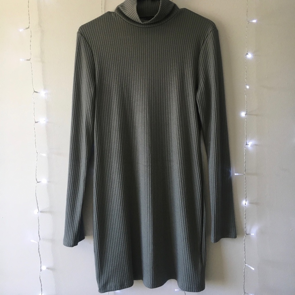 Urban Outfitters Turtleneck Sweater Dress in Mint"